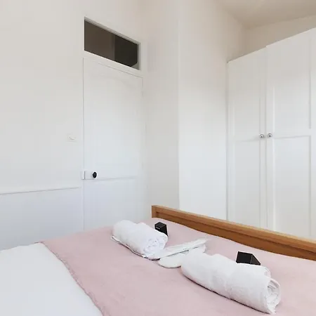 Villa Maison Un Ponton Plein D Options Yourhosthelper Grimaud