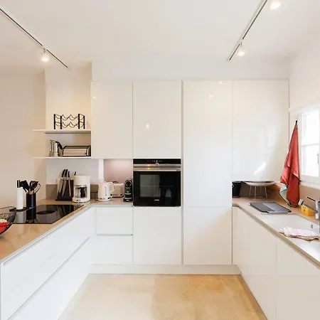 Maison Un Ponton Plein D Options Yourhosthelper Villa Grimaud