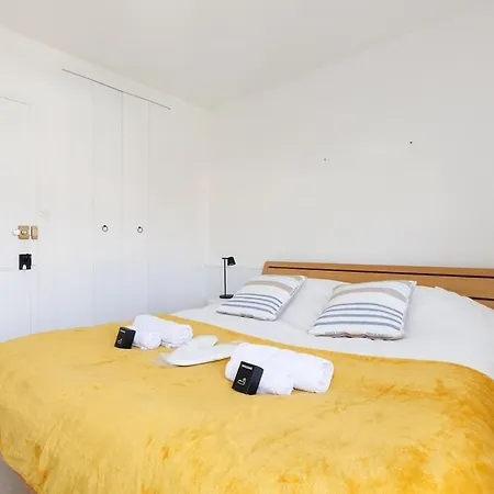 Maison Un Ponton Plein D Options Yourhosthelper Villa