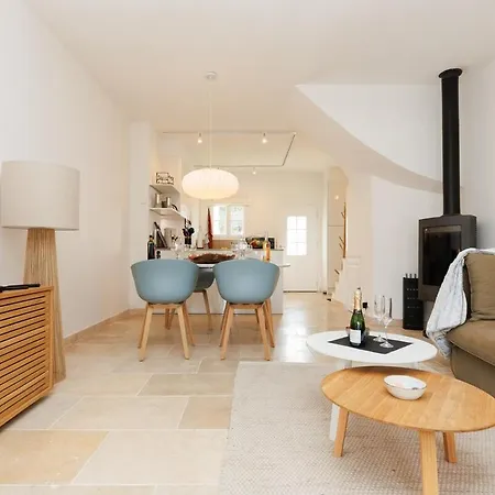 Maison Un Ponton Plein D Options Yourhosthelper Villa